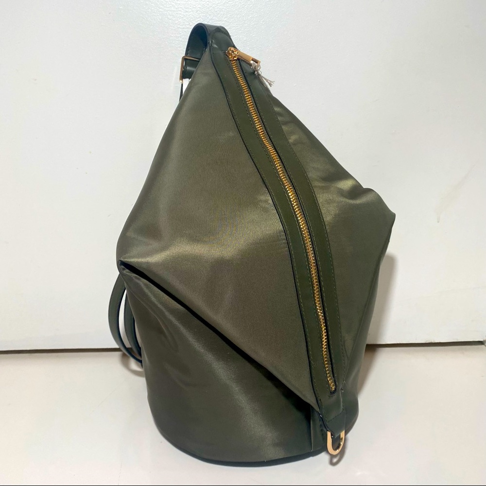 Hobo convertible backpack /shoulder bag! Who wouldn’t want it!